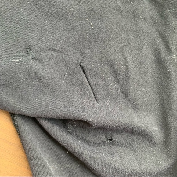 Lululemon high waisted black leggings size 4 - Picture 5 of 5